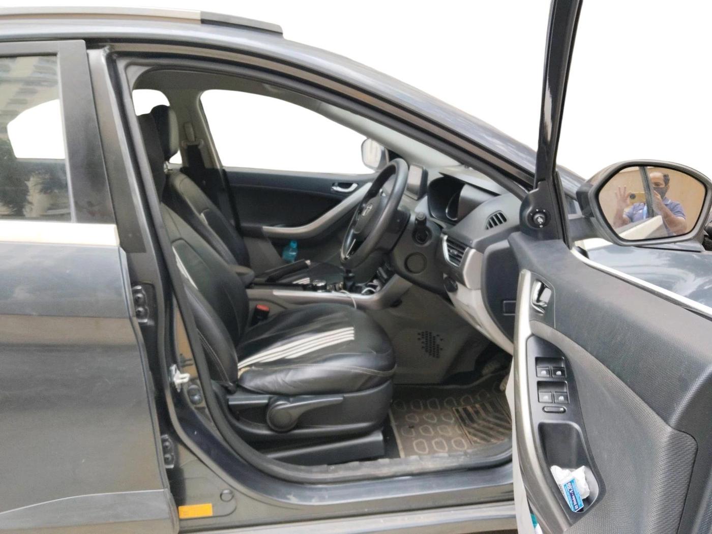 2018 Tata NEXON XZ PLUS PETROL, Petrol, Manual, 81,681 km, interior