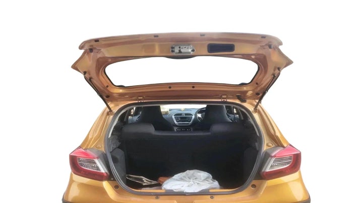 2016 Tata Tiago XT PETROL, Petrol, Manual, 38,354 km, exterior