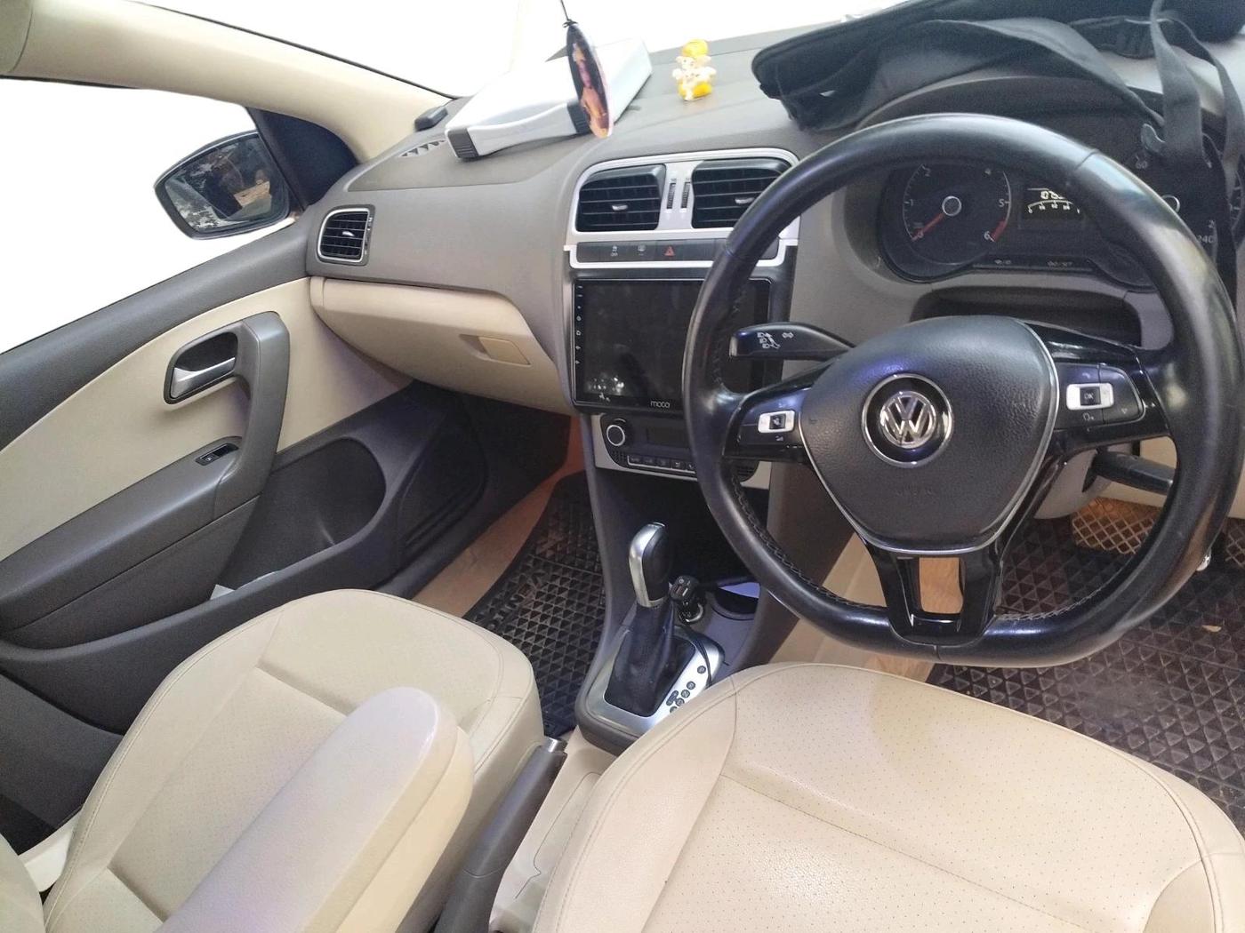 2015 Volkswagen Vento HIGHLINE 1.5 AT, Diesel, Automatic, 1,07,532 km, interior
