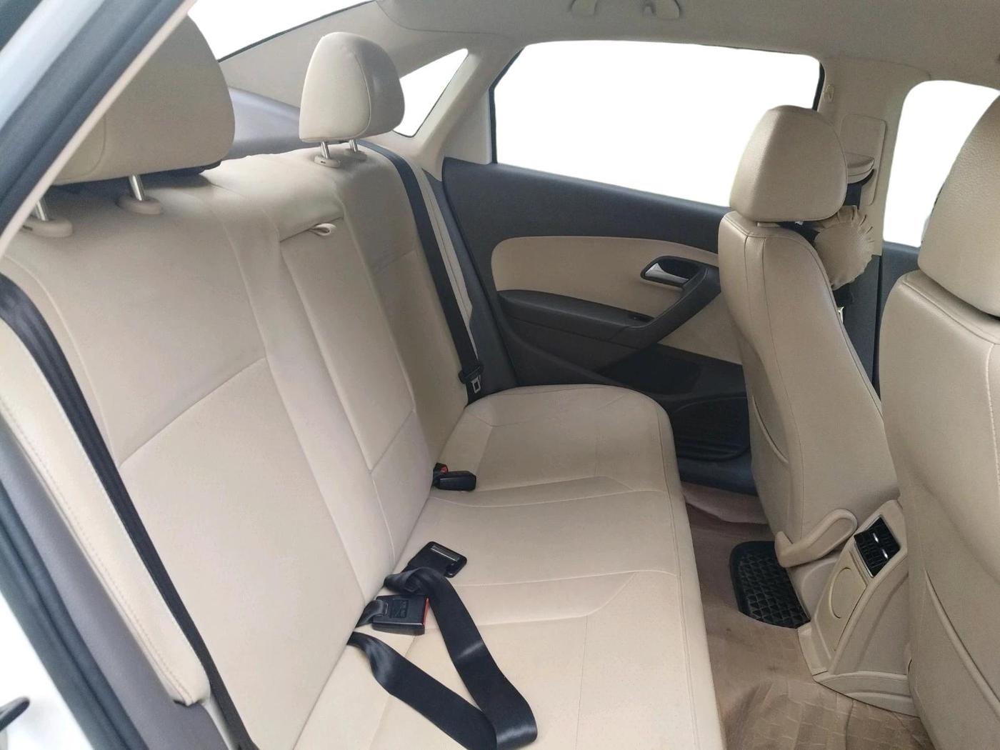 2015 Volkswagen Vento HIGHLINE 1.5 AT, Diesel, Automatic, 1,07,532 km, interior