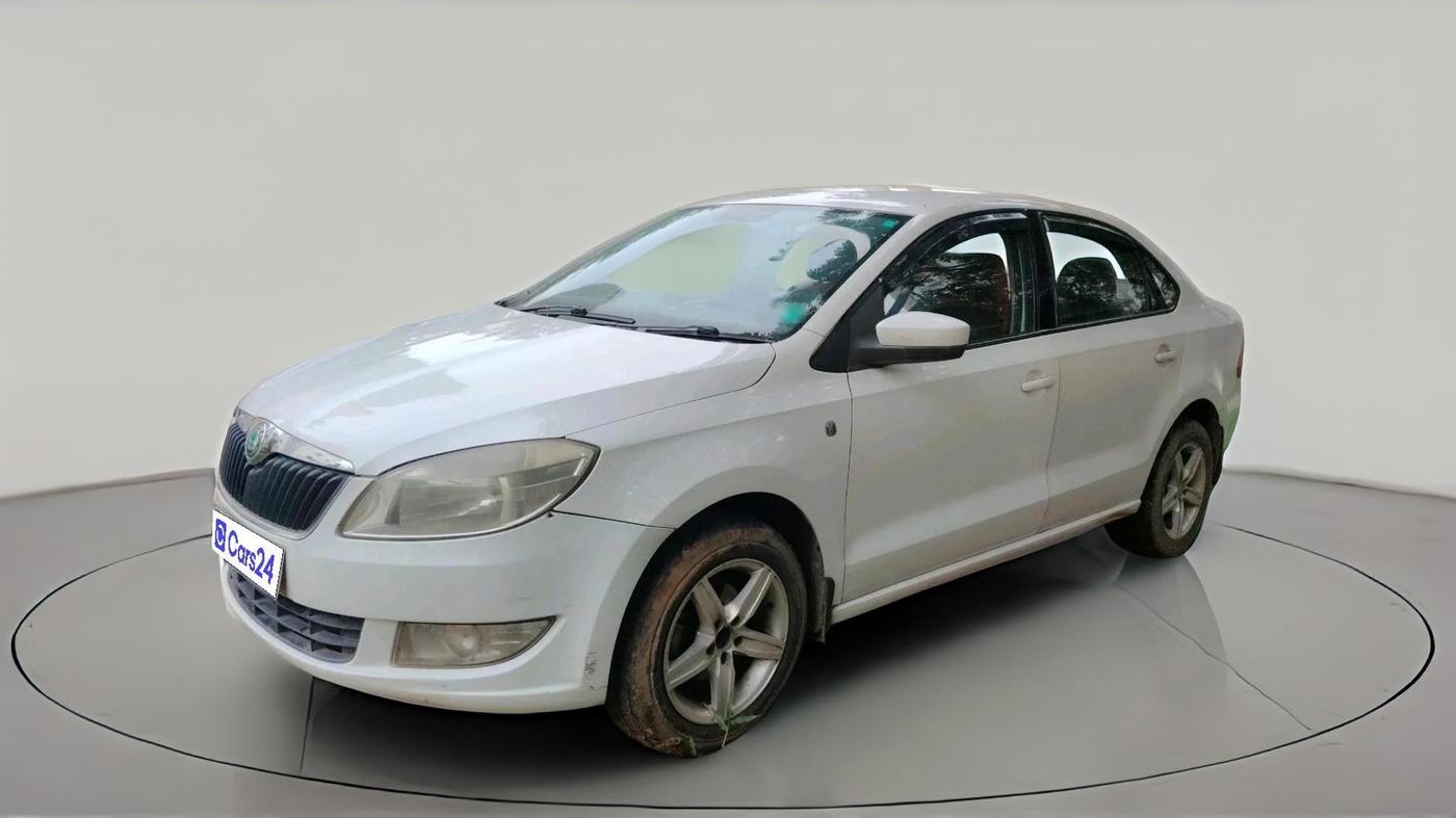 2013 Skoda Rapid AMBITION 1.6 TDI CR MT PLUS, Diesel, Manual, 1,26,957 km, exterior