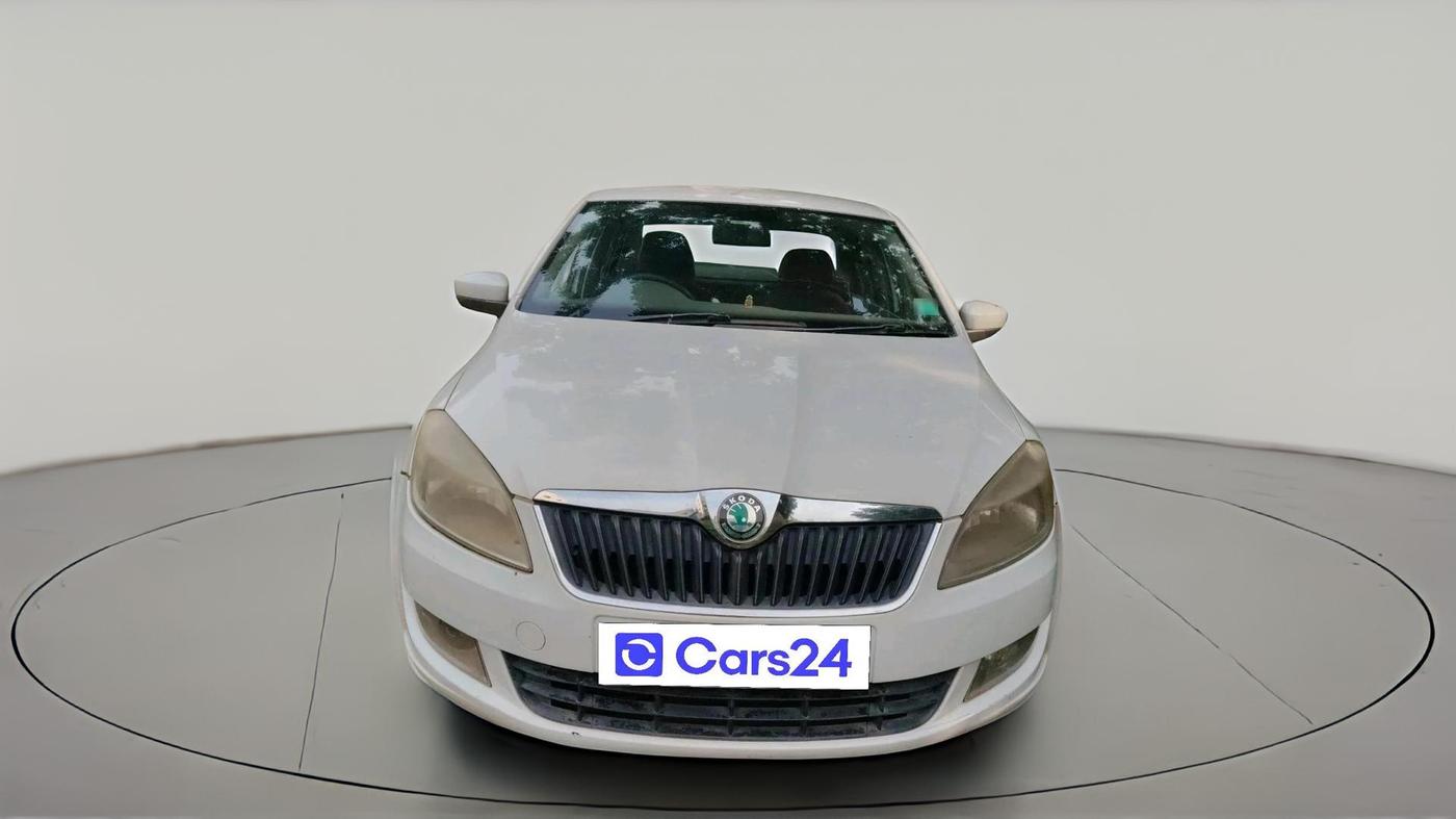 2013 Skoda Rapid AMBITION 1.6 TDI CR MT PLUS, Diesel, Manual, 1,26,957 km, exterior