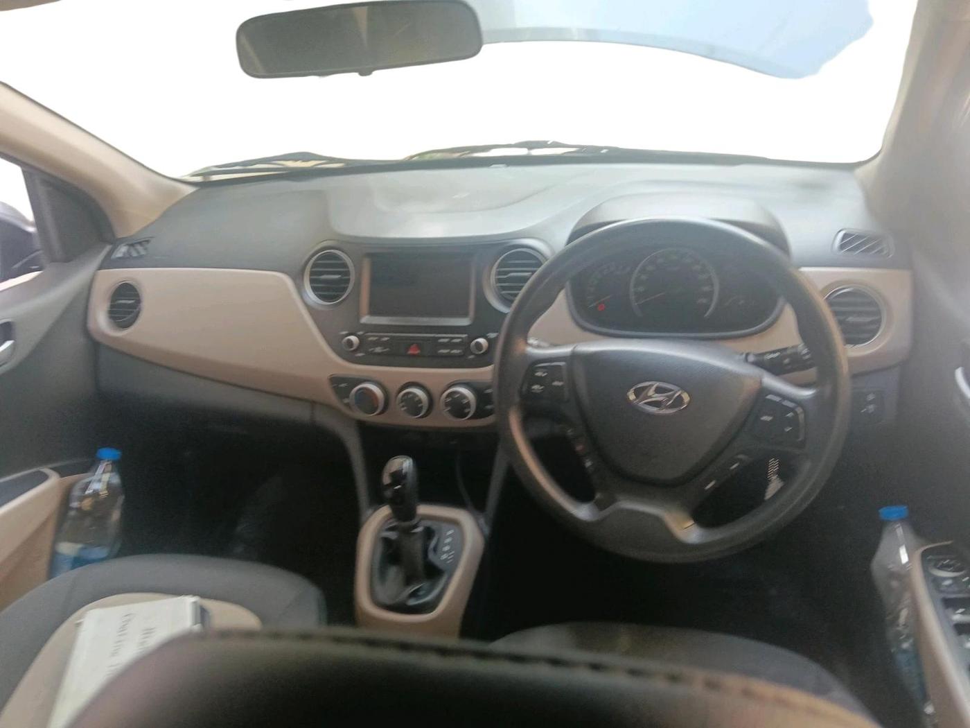 2017 Hyundai Grand i10 SPORTZ AT 1.2 KAPPA VTVT, Petrol, Automatic, 83,652 km, interior