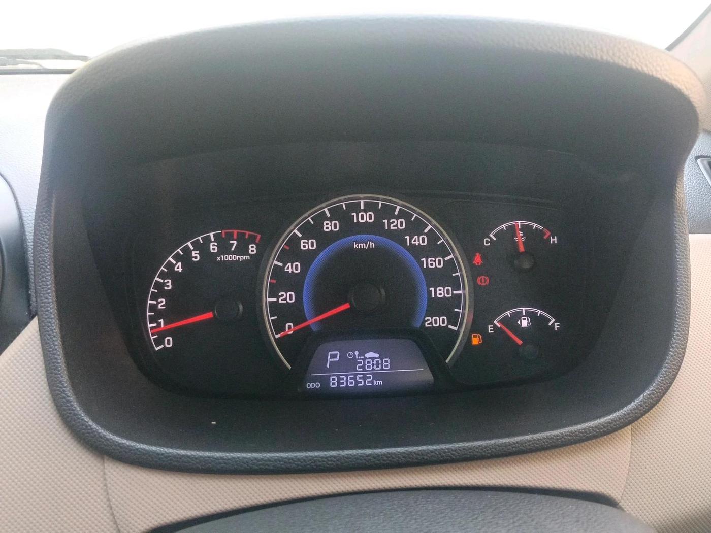 2017 Hyundai Grand i10 SPORTZ AT 1.2 KAPPA VTVT, Petrol, Automatic, 83,652 km, interior