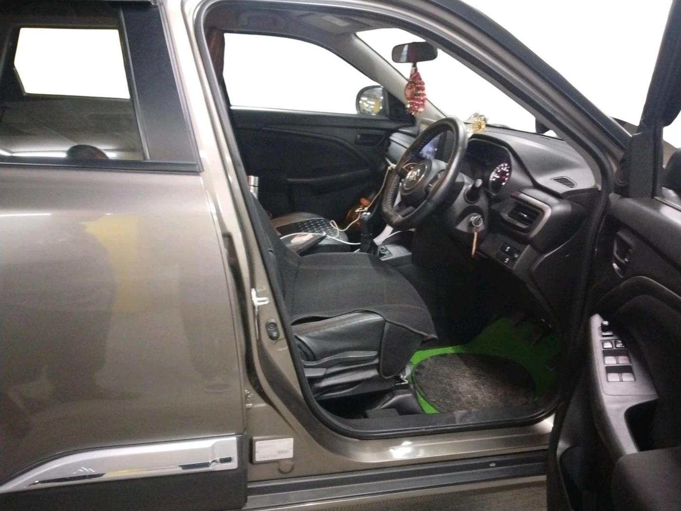 2023 Maruti BREZZA VXI SMART HYBRID, Petrol, Manual, 14,621 km, interior