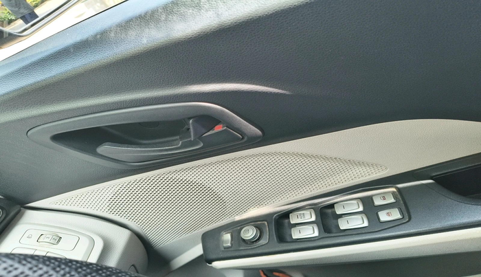 2020 Mahindra XUV300 W4 1.2 PETROL, Petrol, Manual, 46,264 km, interior