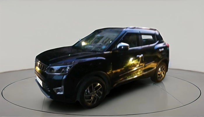 2023 Mahindra XUV300 W8 (O) 1.2 PETROL AMT, Petrol, Automatic, 10,440 km, exterior