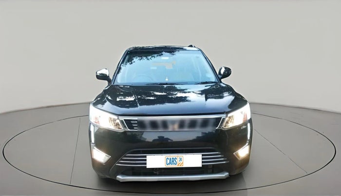 2023 Mahindra XUV300 W8 (O) 1.2 PETROL AMT, Petrol, Automatic, 10,440 km, exterior