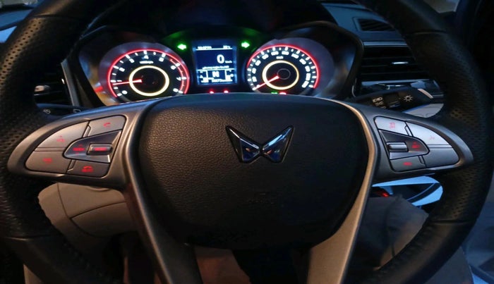 2023 Mahindra XUV300 W8 (O) 1.2 PETROL AMT, Petrol, Automatic, 10,440 km, interior