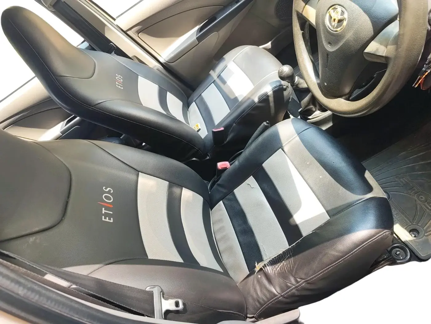 2011 Toyota Etios G, Petrol, Manual, 64,295 km, interior