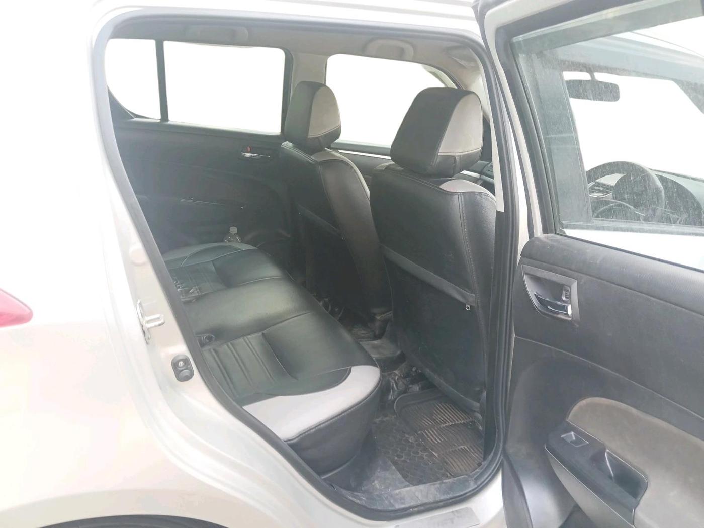 2017 Maruti Swift VXI, Petrol, Manual, 95,272 km, interior
