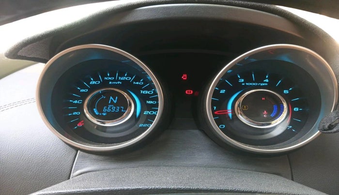 2018 Mahindra XUV500 W11, Diesel, Manual, 66,937 km, interior