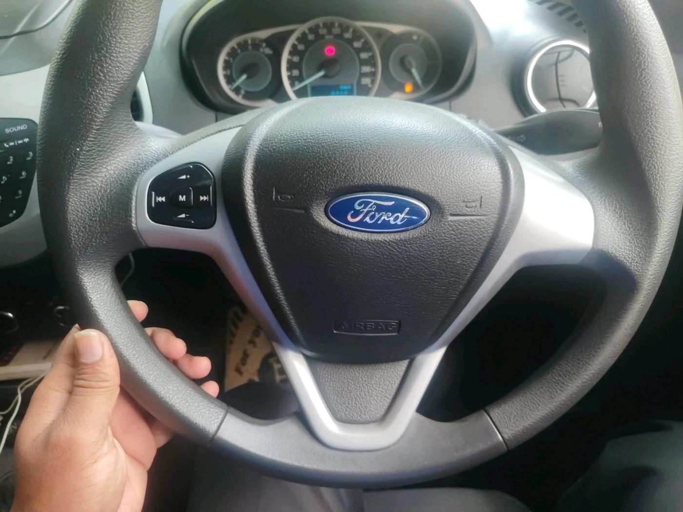 2015 Ford New Figo TREND 1.5L DIESEL, Diesel, Manual, 37,125 km, interior