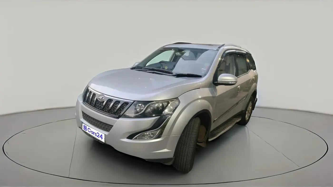2016 Mahindra XUV500 W10 AT, Diesel, Automatic, 71,462 km, exterior