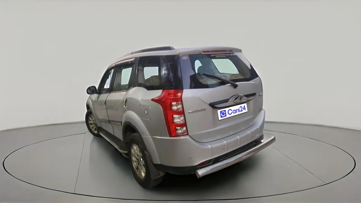 2016 Mahindra XUV500 W10 AT, Diesel, Automatic, 71,462 km, exterior