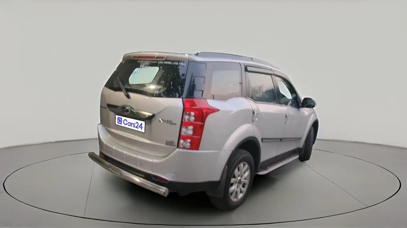 2016 Mahindra XUV500 W10 AT, Diesel, Automatic, 71,462 km, exterior