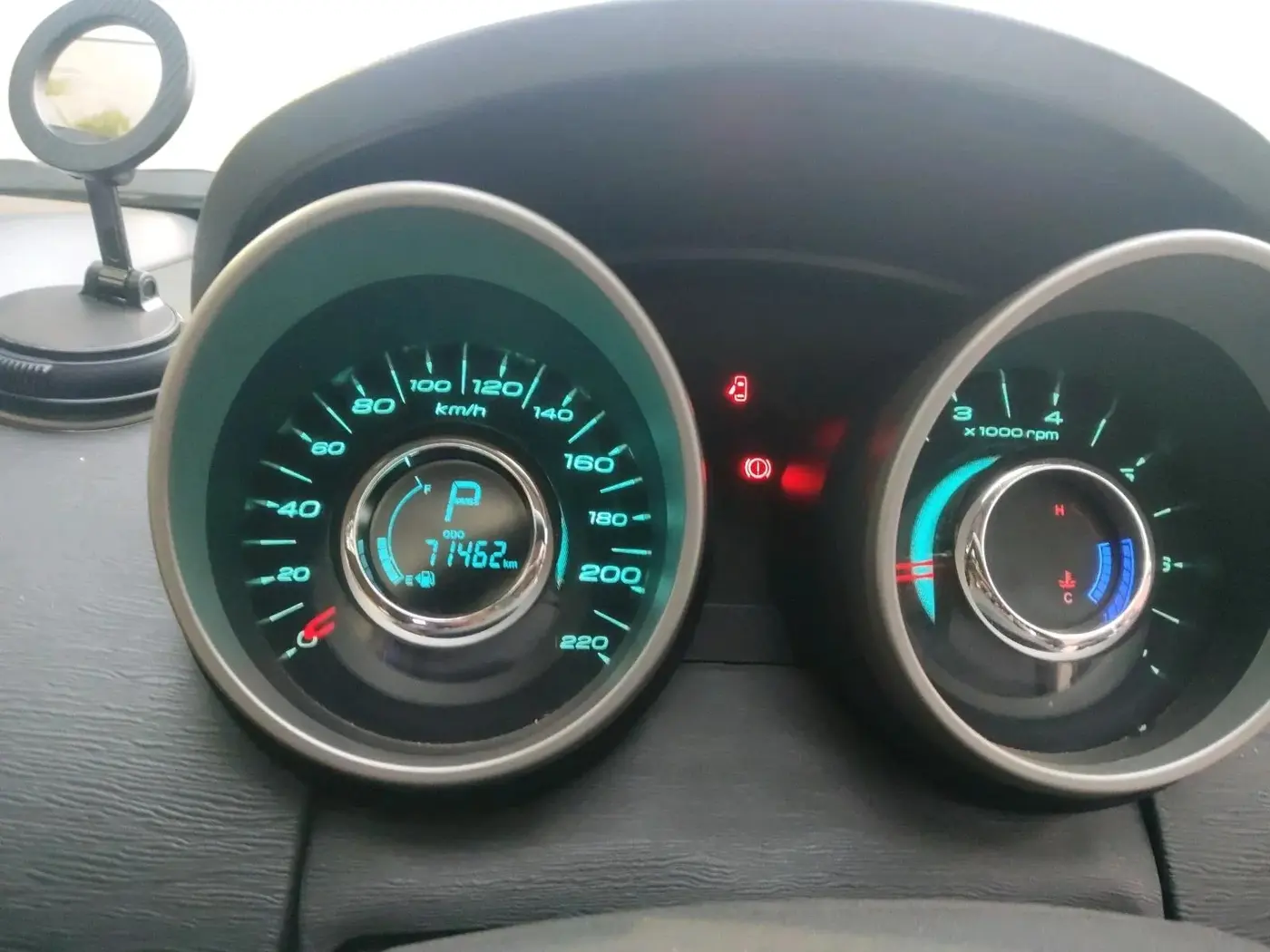 2016 Mahindra XUV500 W10 AT, Diesel, Automatic, 71,462 km, interior