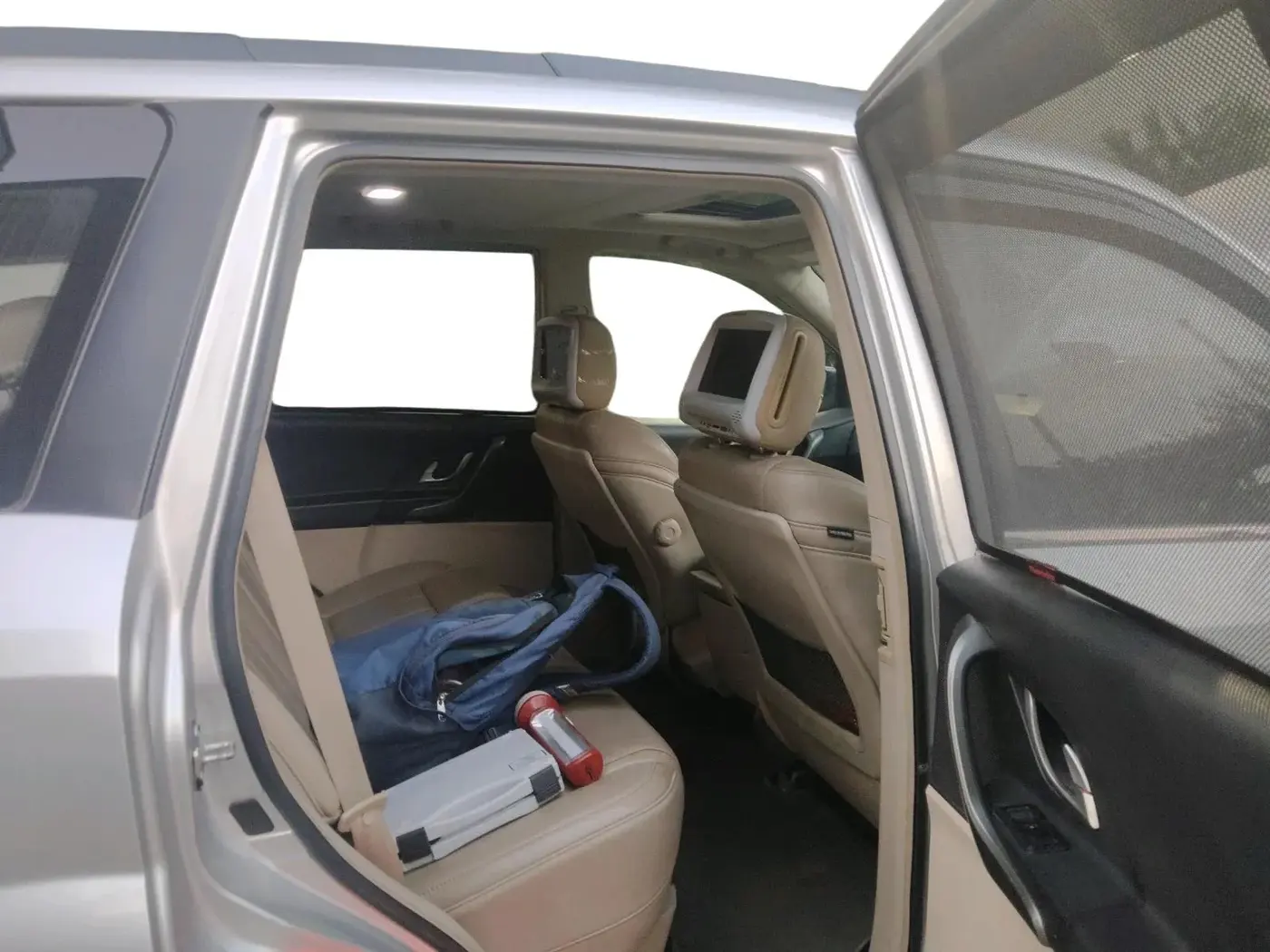 2016 Mahindra XUV500 W10 AT, Diesel, Automatic, 71,462 km, interior