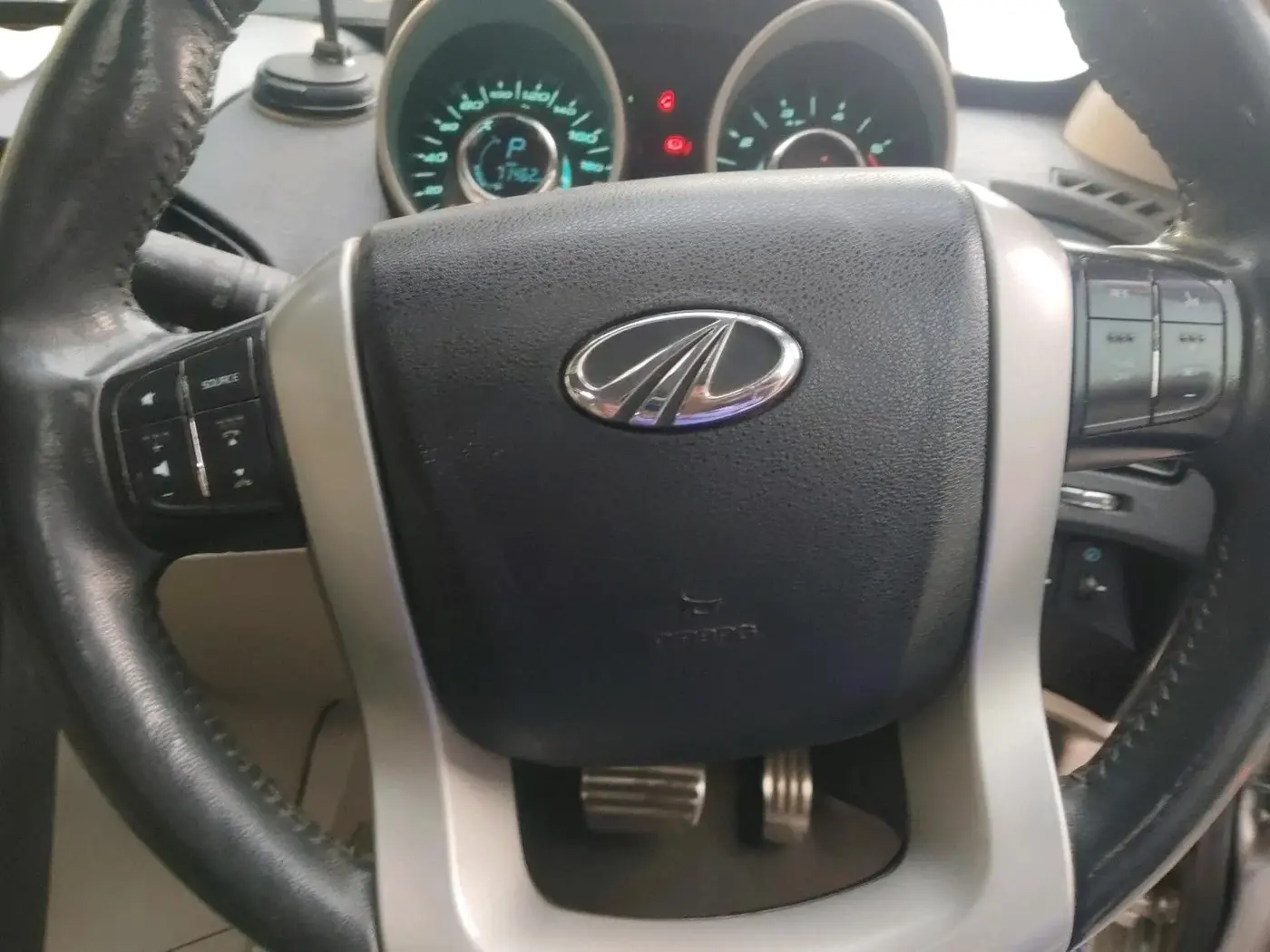 2016 Mahindra XUV500 W10 AT, Diesel, Automatic, 71,462 km, interior