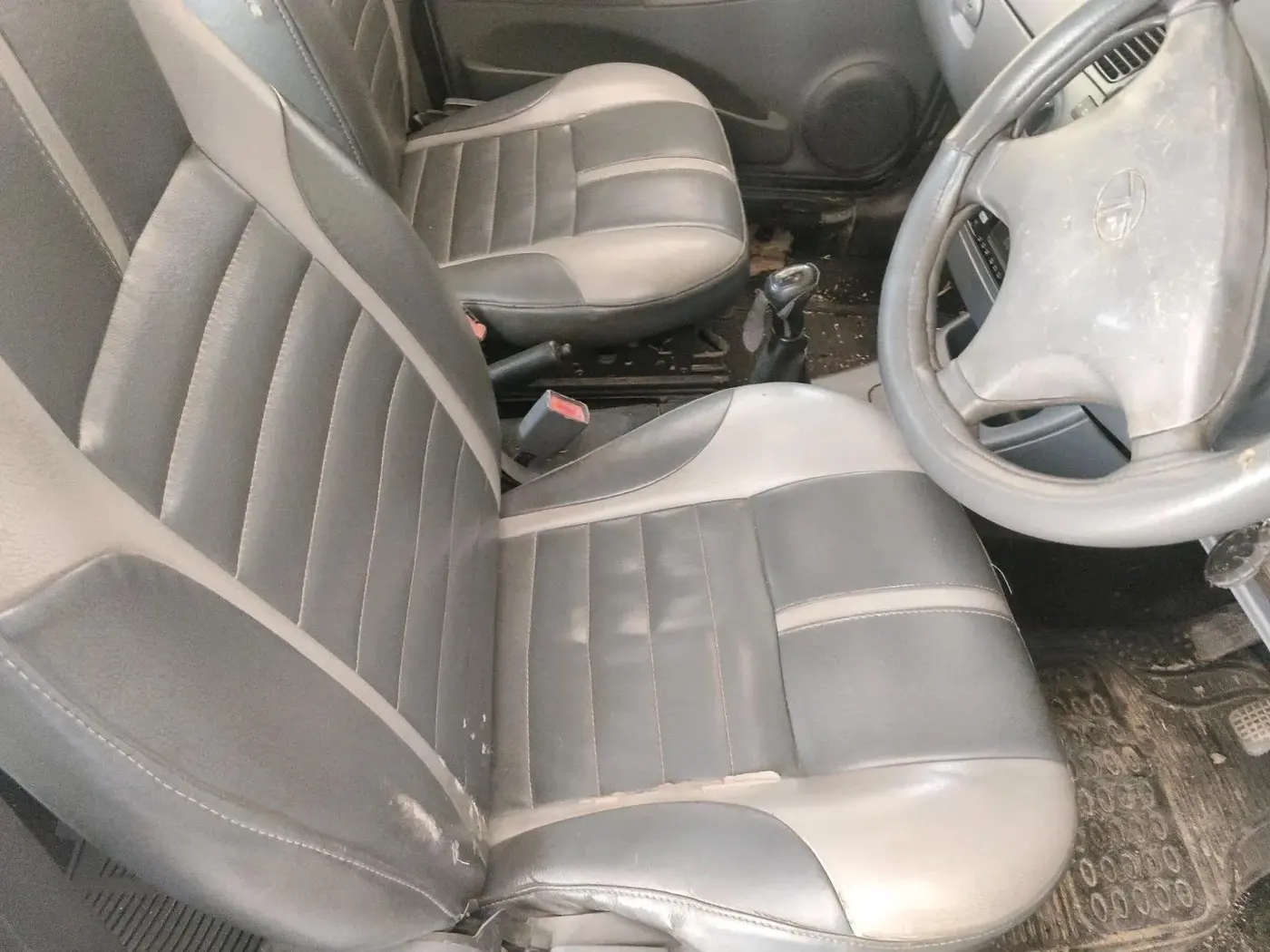 2006 Tata Indica V2 DLG BS II, Diesel, Manual, 9,62,249 km, interior