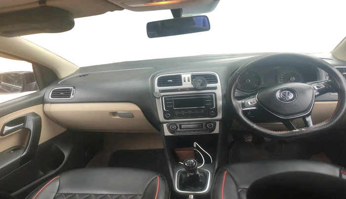2015 Volkswagen Polo HIGHLINE1.5L, Diesel, Manual, 84,376 km, interior