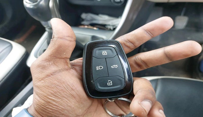 2023 Tata ALTROZ XZ PETROL, Petrol, Manual, 33,230 km, interior