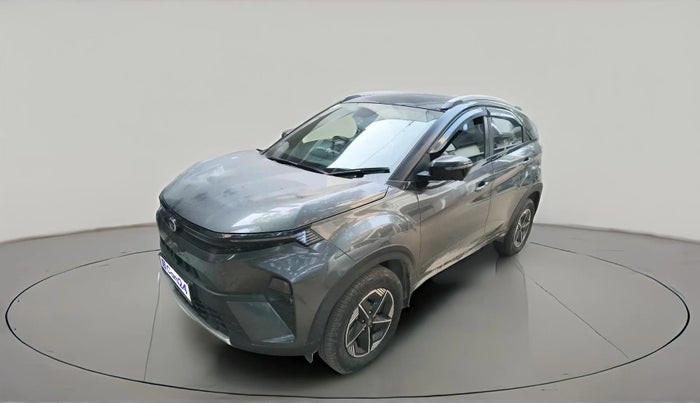 2024 Tata NEXON FEARLESS + SUNROOF DCA DUAL TONE 1.2 PETROL, Petrol, Automatic, 7,980 km, exterior