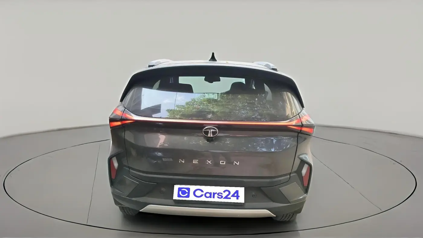 2024 Tata NEXON FEARLESS + SUNROOF DCA DUAL TONE 1.2 PETROL, Petrol, Automatic, 7,980 km, exterior