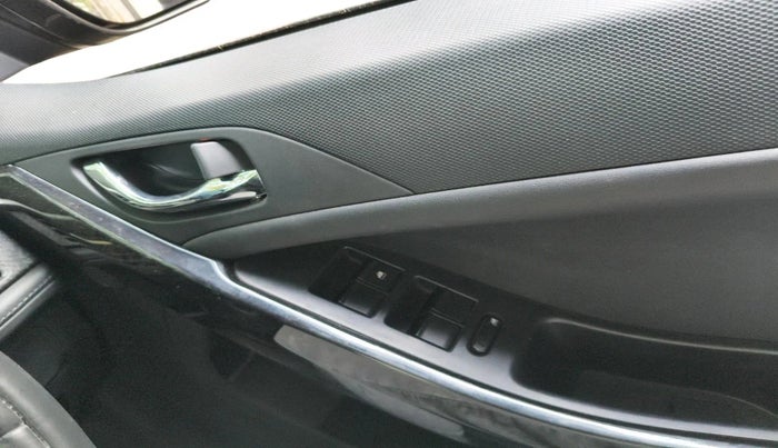 2024 Tata NEXON FEARLESS + SUNROOF DCA DUAL TONE 1.2 PETROL, Petrol, Automatic, 7,980 km, interior