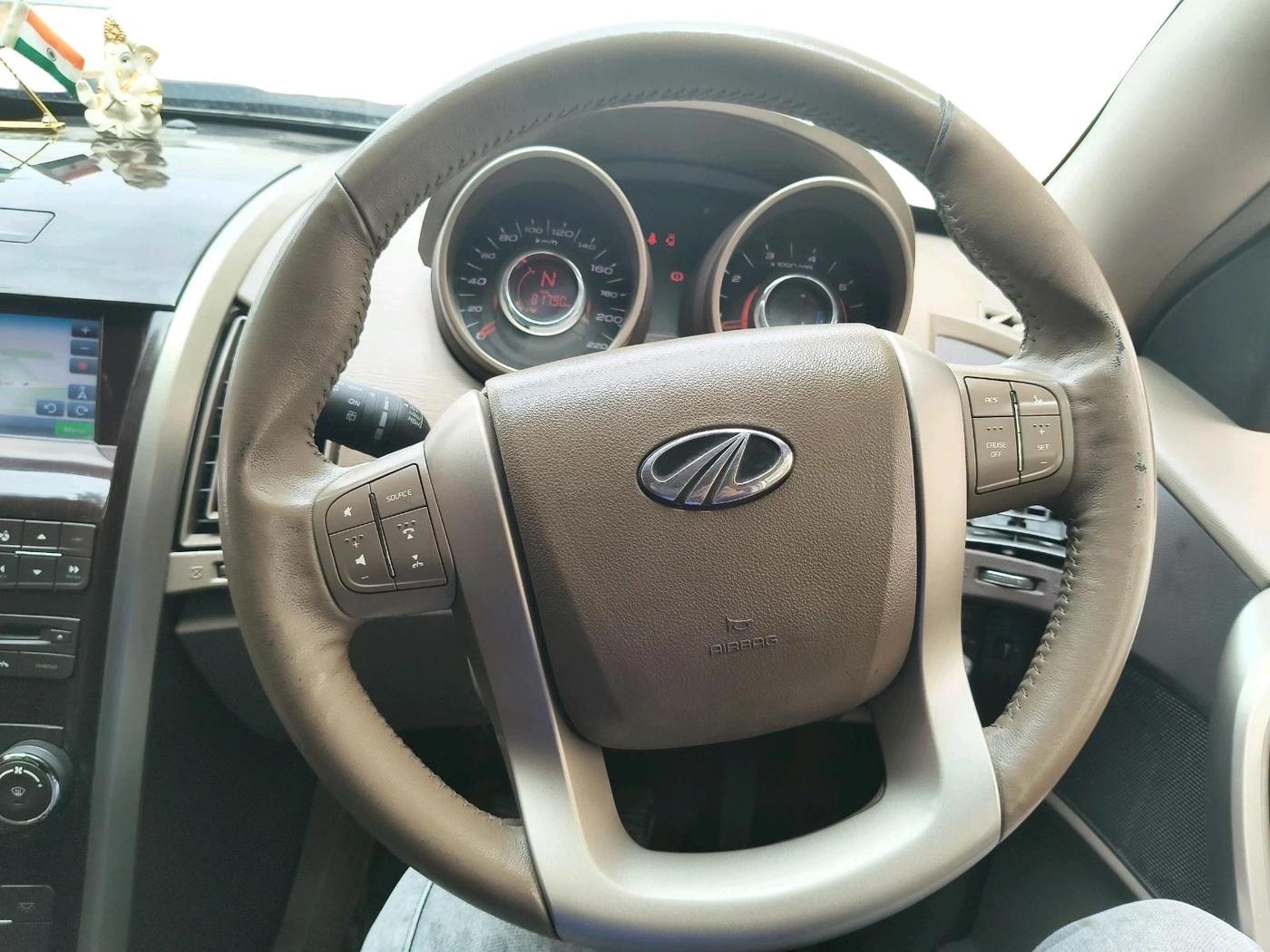2014 Mahindra XUV500 W8, Diesel, Manual, 81,790 km, interior