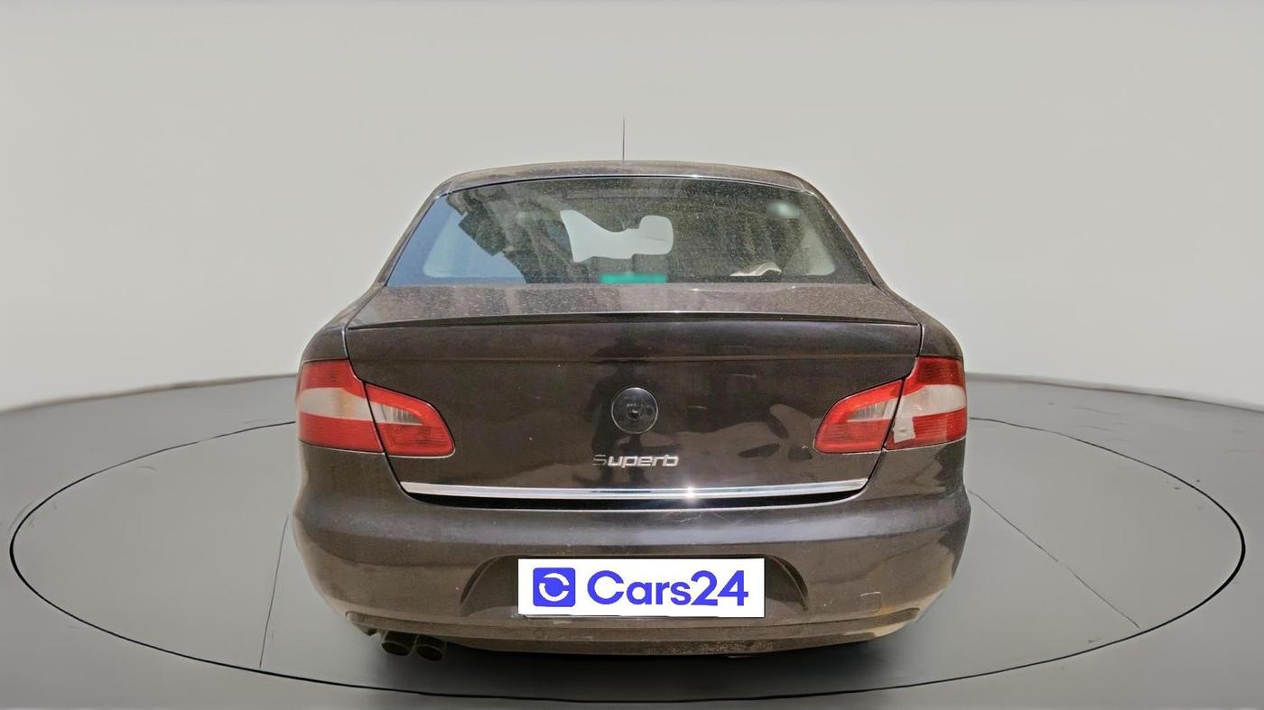 2011 Skoda Superb ELEGANCE 2.0 TDI CR AT, Diesel, Automatic, 1,13,212 km, exterior