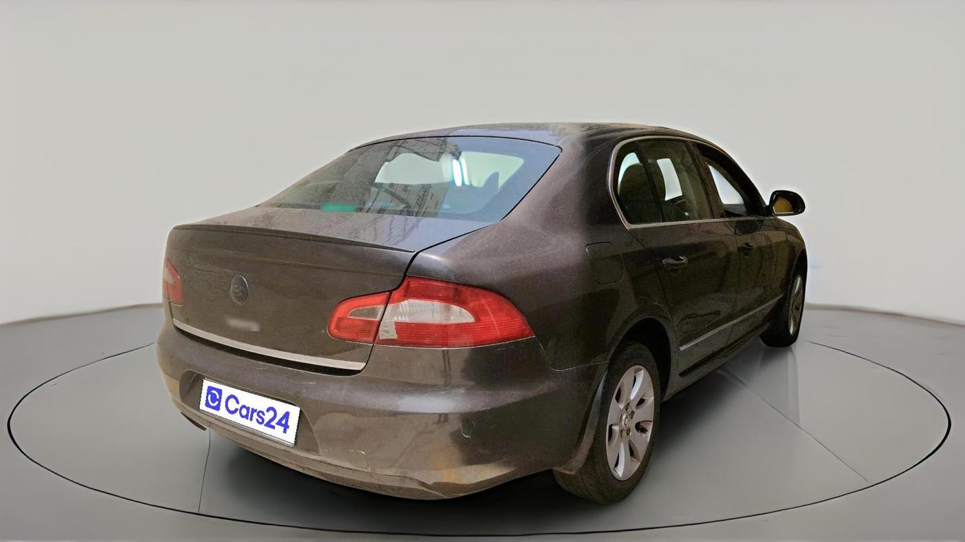 2011 Skoda Superb ELEGANCE 2.0 TDI CR AT, Diesel, Automatic, 1,13,212 km, exterior