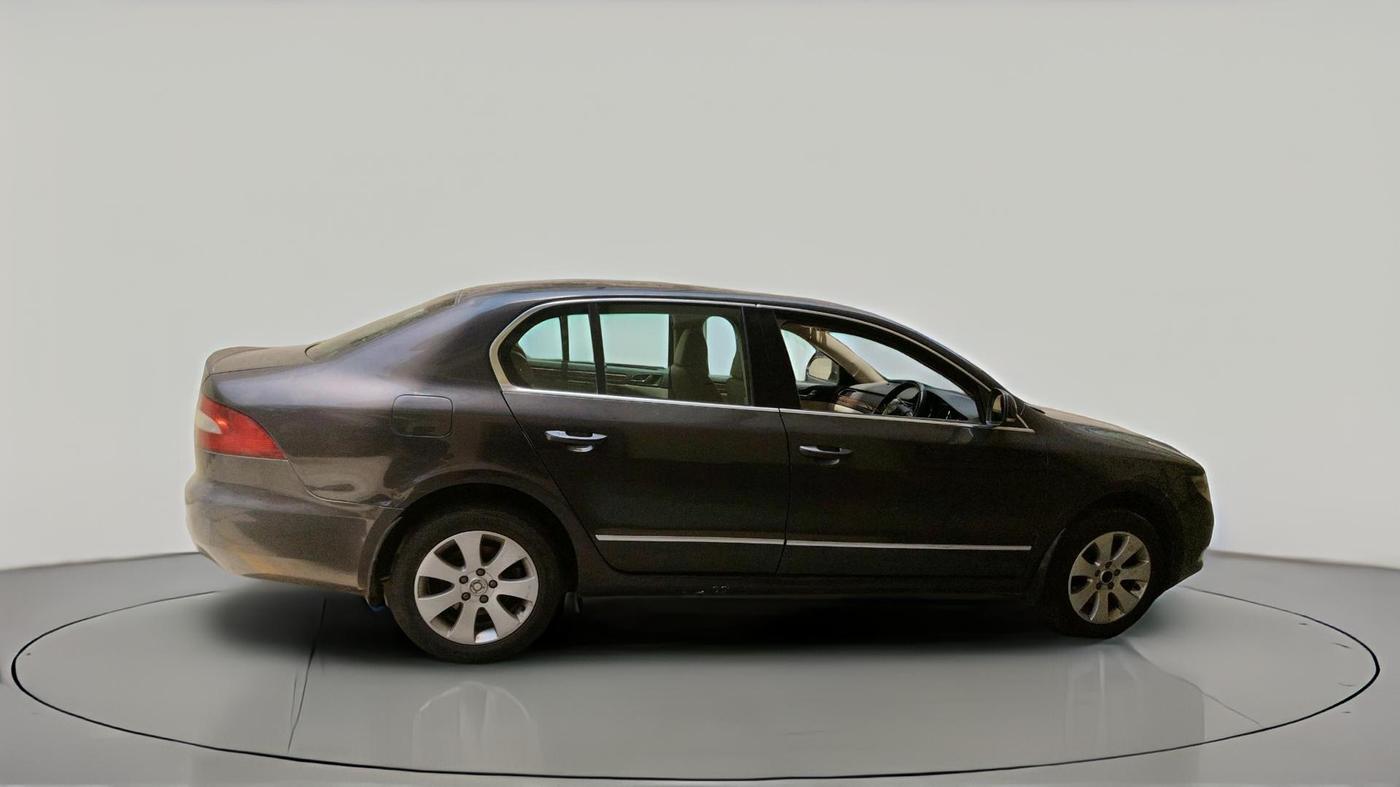 2011 Skoda Superb ELEGANCE 2.0 TDI CR AT, Diesel, Automatic, 1,13,212 km, exterior