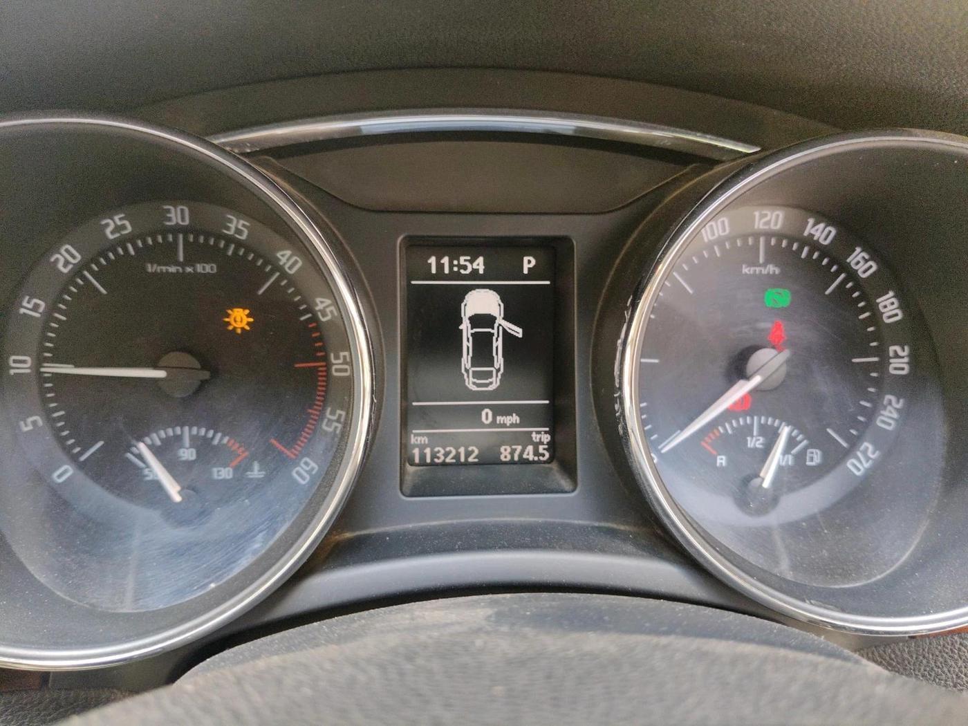 2011 Skoda Superb ELEGANCE 2.0 TDI CR AT, Diesel, Automatic, 1,13,212 km, interior