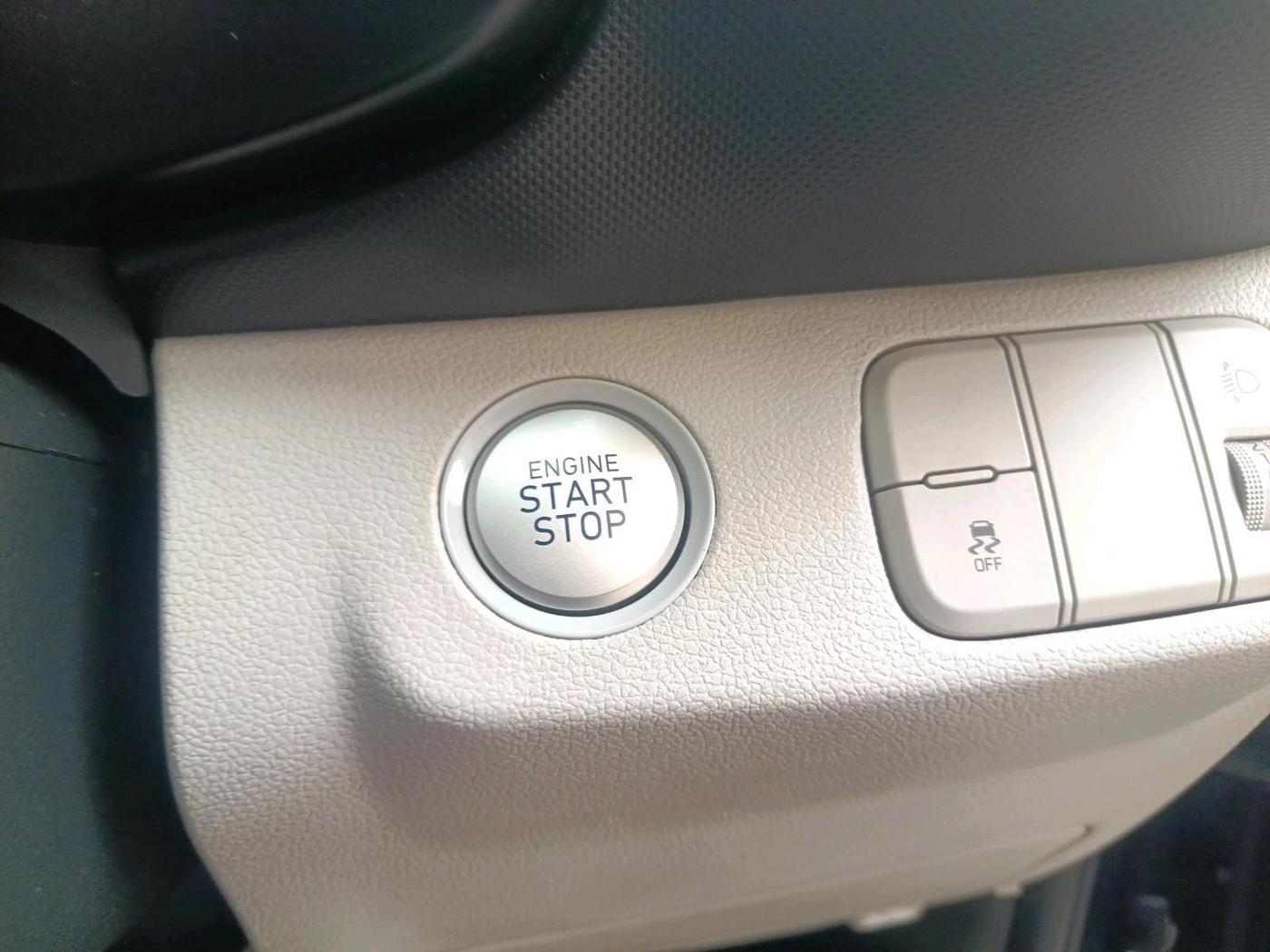 2022 Hyundai VENUE SX 1.2 PETROL, Petrol, Manual, 7,421 km, interior