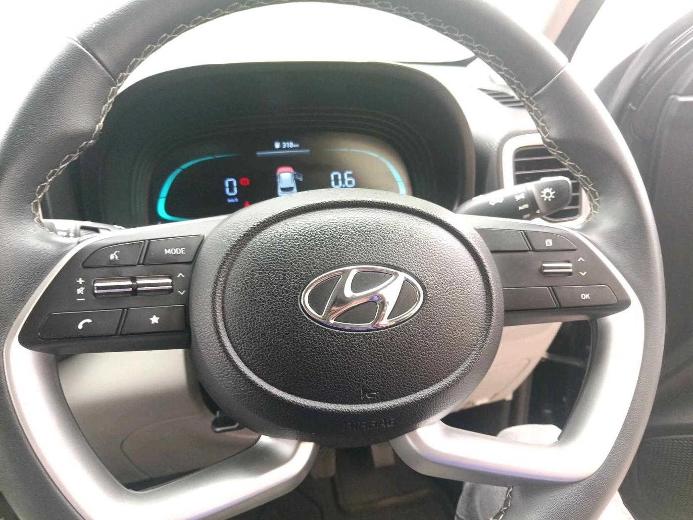 2022 Hyundai VENUE SX 1.2 PETROL, Petrol, Manual, 7,421 km, interior