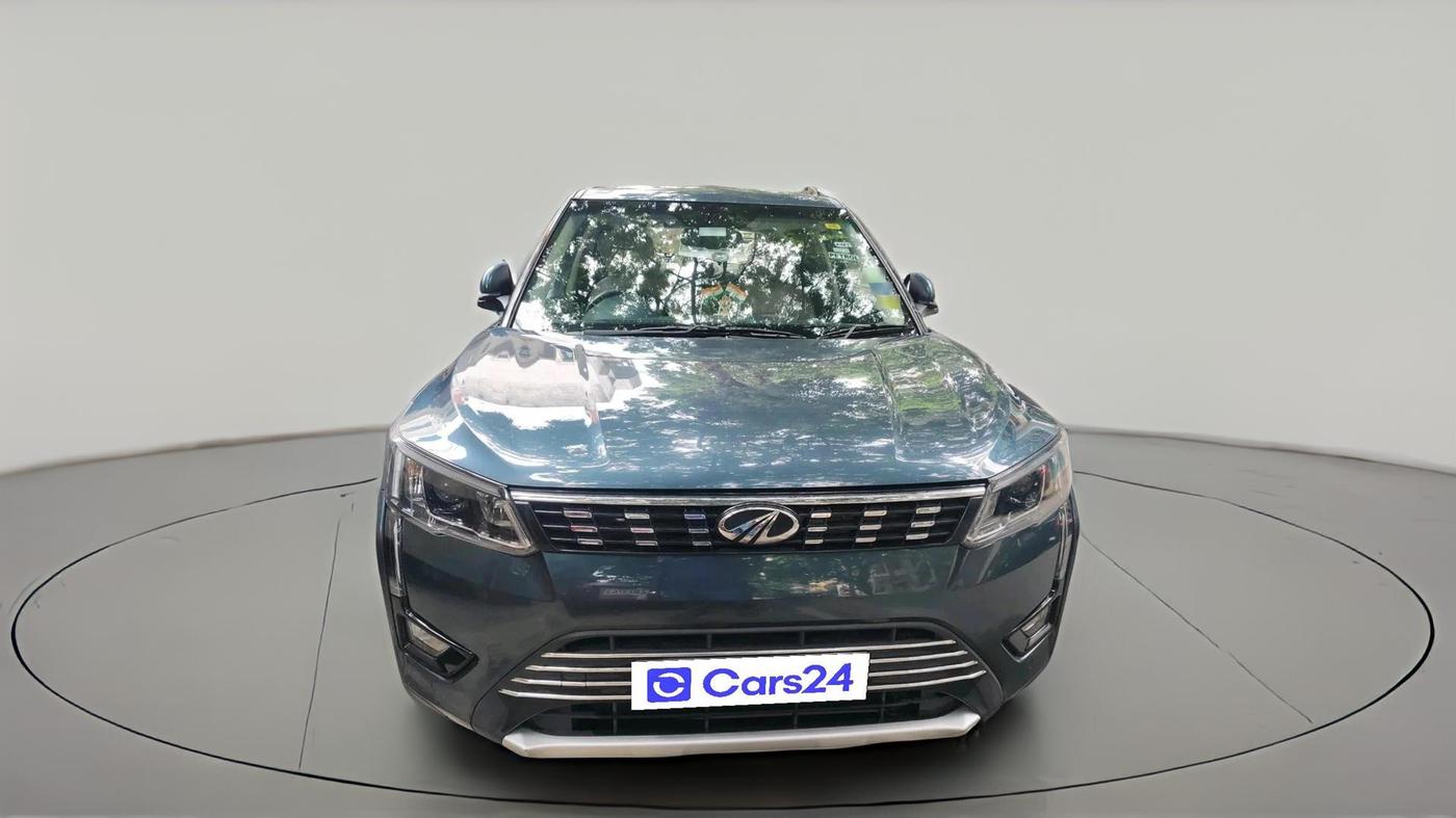 2021 Mahindra XUV300 W8 (O) 1.2 PETROL AMT, Petrol, Automatic, 27,365 km, exterior