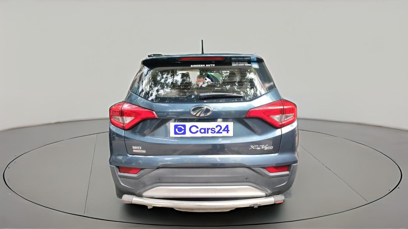 2021 Mahindra XUV300 W8 (O) 1.2 PETROL AMT, Petrol, Automatic, 27,365 km, exterior
