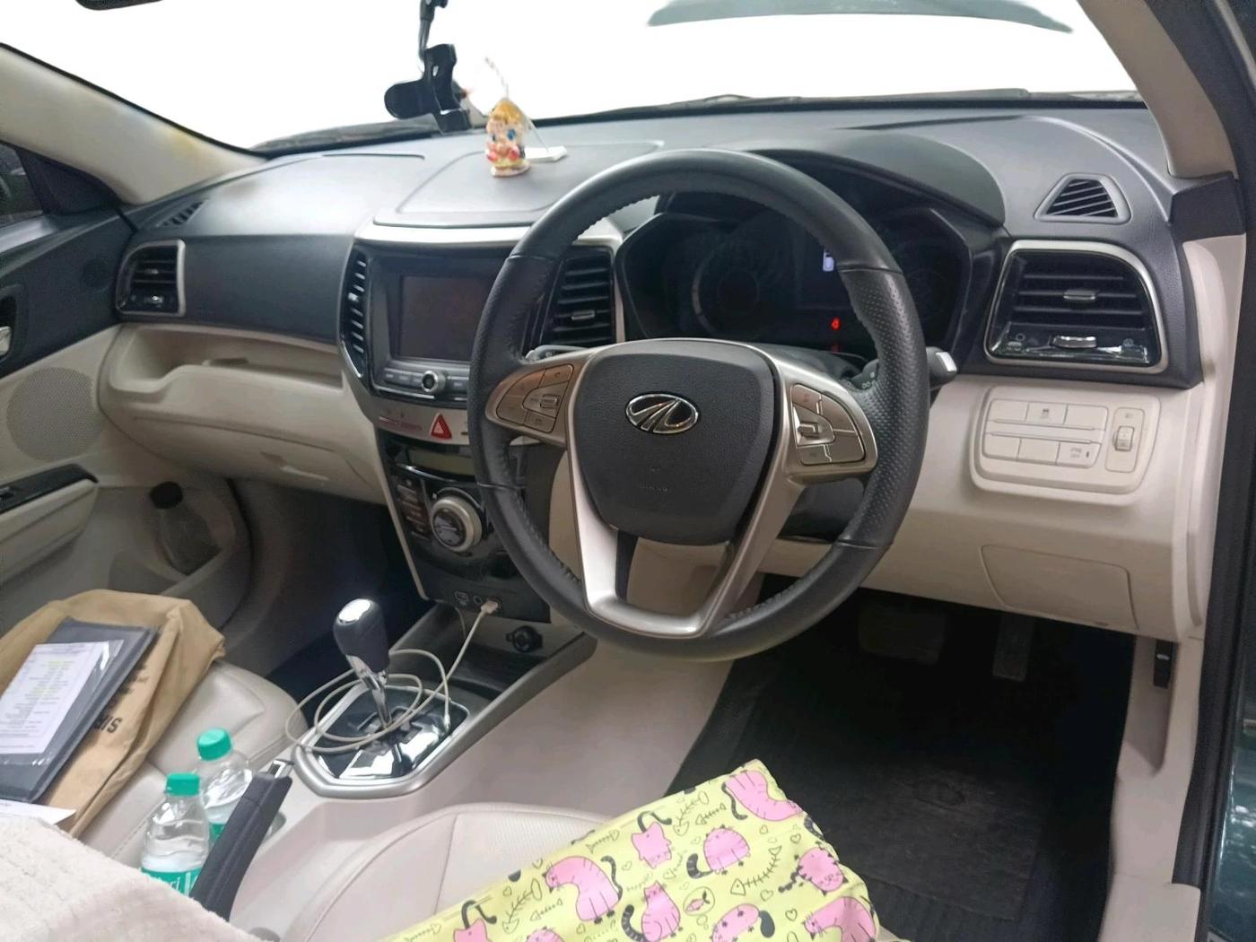 2021 Mahindra XUV300 W8 (O) 1.2 PETROL AMT, Petrol, Automatic, 27,365 km, interior