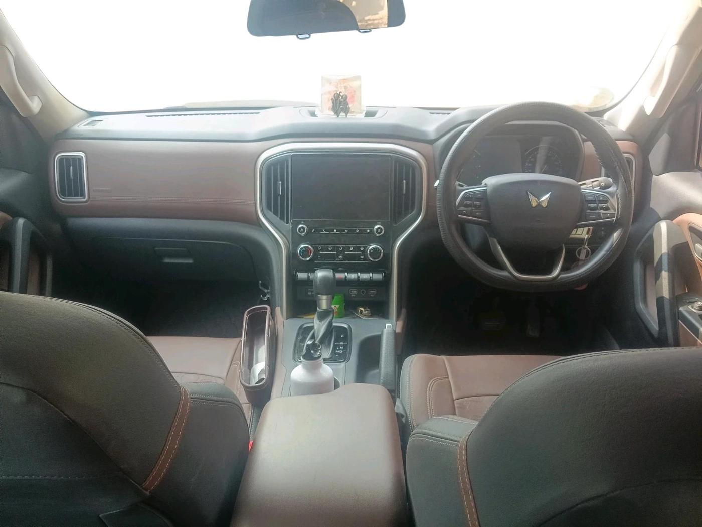 2022 Mahindra SCORPIO-N Z4 PETROL AT 7 STR, Petrol, Automatic, 18,000 km, interior