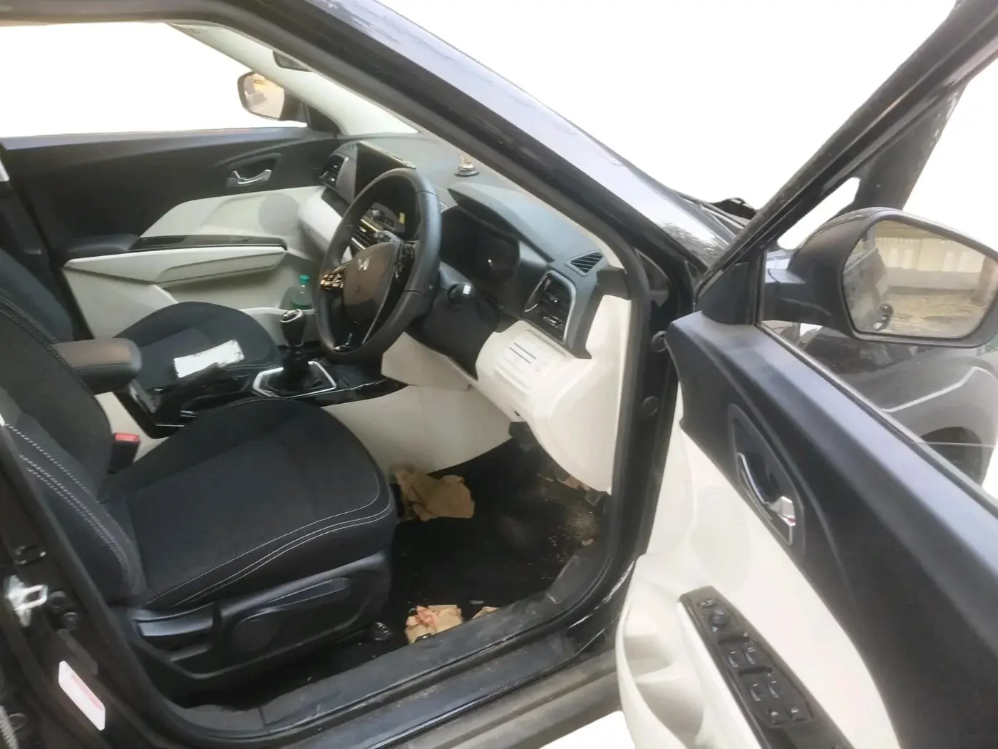 2025 Mahindra XUV 3XO AX5 1.5 Turbo Diesel, Diesel, Manual, 3,863 km, interior