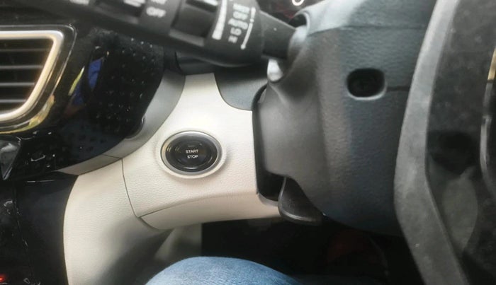 2025 Mahindra XUV 3XO AX5 1.5 Turbo Diesel, Diesel, Manual, 3,863 km, interior