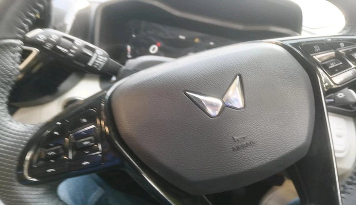 2025 Mahindra XUV 3XO AX5 1.5 Turbo Diesel, Diesel, Manual, 3,863 km, interior