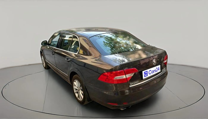 2015 Skoda Superb ELEGANCE 2.0 TDI CR AT, Diesel, Automatic, 1,38,948 km, exterior