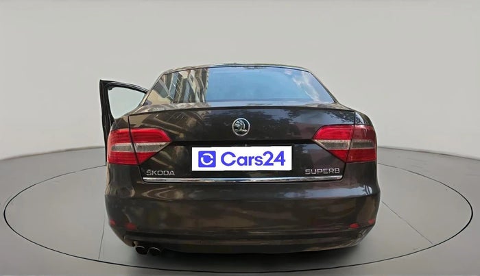 2015 Skoda Superb ELEGANCE 2.0 TDI CR AT, Diesel, Automatic, 1,38,948 km, exterior