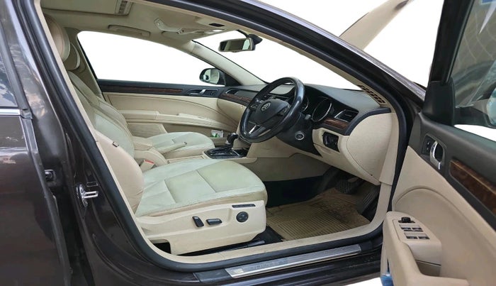 2015 Skoda Superb ELEGANCE 2.0 TDI CR AT, Diesel, Automatic, 1,38,948 km, interior