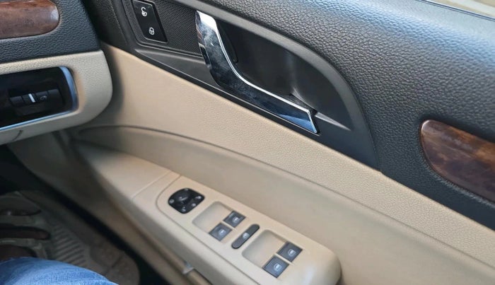 2015 Skoda Superb ELEGANCE 2.0 TDI CR AT, Diesel, Automatic, 1,38,948 km, interior