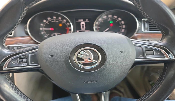 2015 Skoda Superb ELEGANCE 2.0 TDI CR AT, Diesel, Automatic, 1,38,948 km, interior