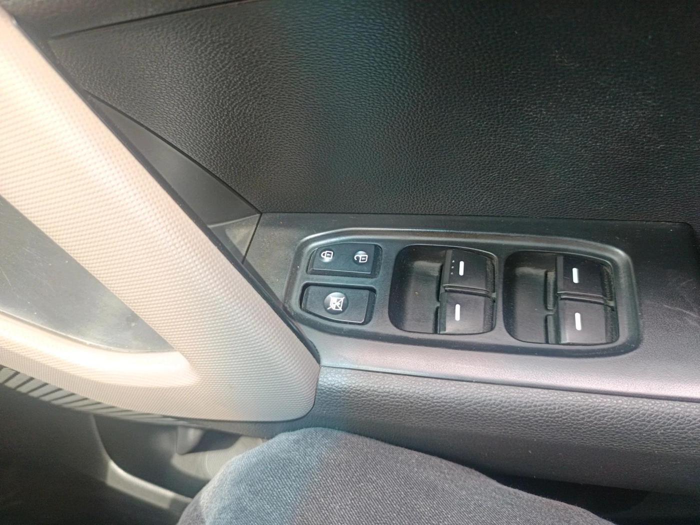 2018 Hyundai Creta E PLUS 1.6 PETROL, Petrol, Manual, 71,782 km, interior