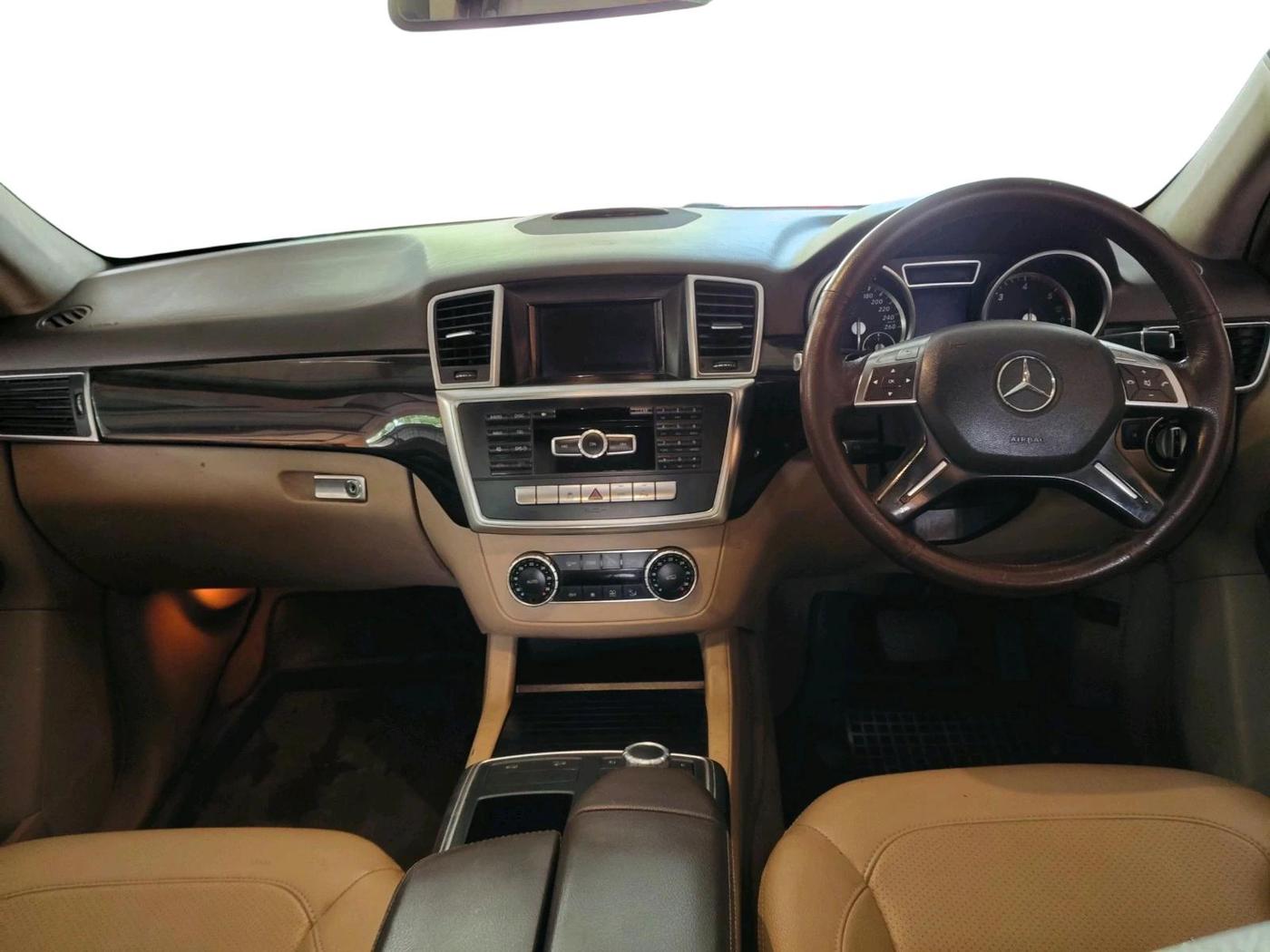 2014 Mercedes Benz Ml Class 250 CDI, Diesel, Automatic, 2,16,549 km, interior